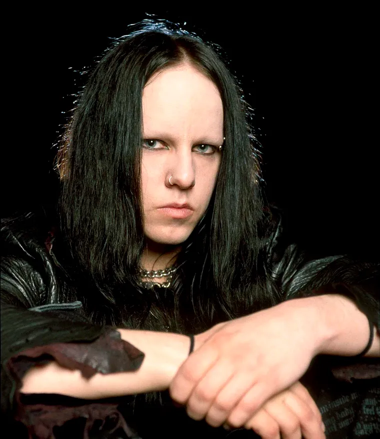 210727-joey-jordison-portrait-ew-630p.webp