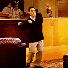 joey-tribbiani-matt-le-blanc.gif