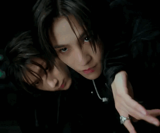 tumblr_8c41354e95e600c6014087351449d8ba_d931a33d_540.gif.gif