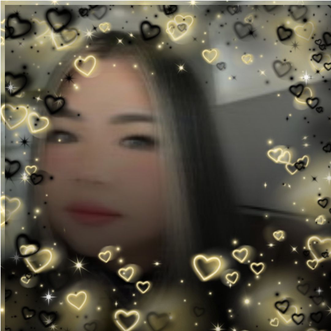 krew-kim_gold-pfp.jpg