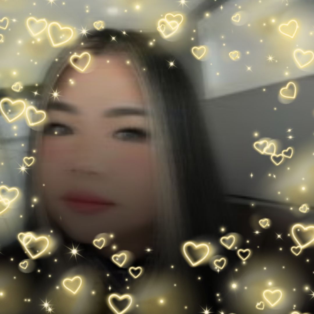 krew-gold_kim-pfp.jpg